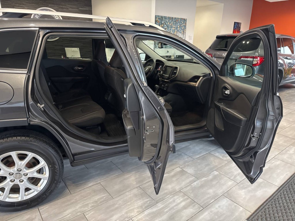 2015 Jeep Cherokee Image 17