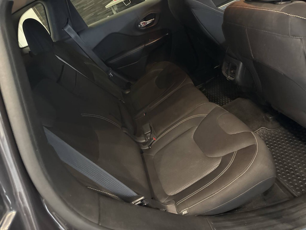 2015 Jeep Cherokee Image 22