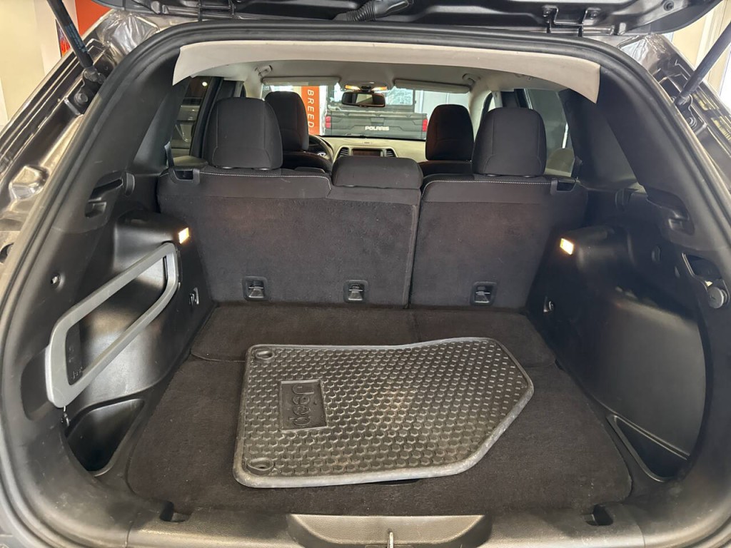 2015 Jeep Cherokee Image 23