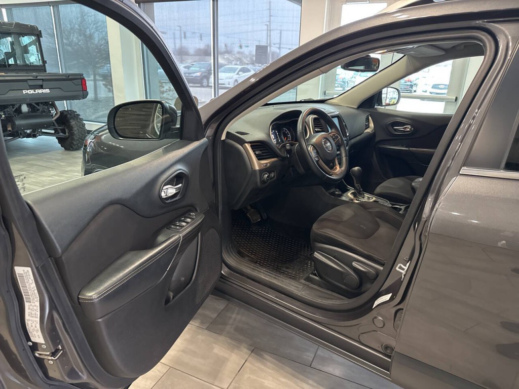 2015 Jeep Cherokee Image 24