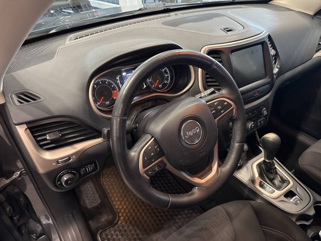 2015 Jeep Cherokee Image 25