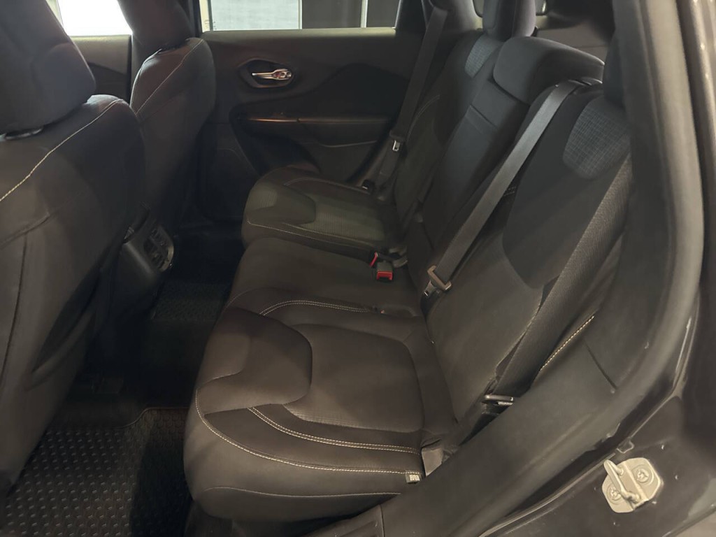 2015 Jeep Cherokee Image 27