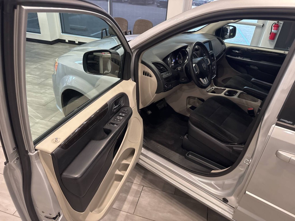 2012 Dodge Grand Caravan Image 21