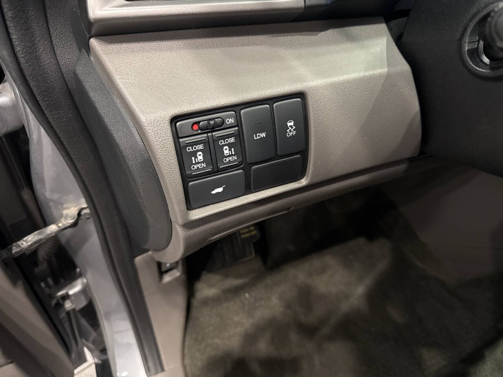 2016 Honda Odyssey Image 31