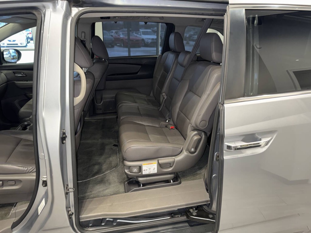 2016 Honda Odyssey Image 32
