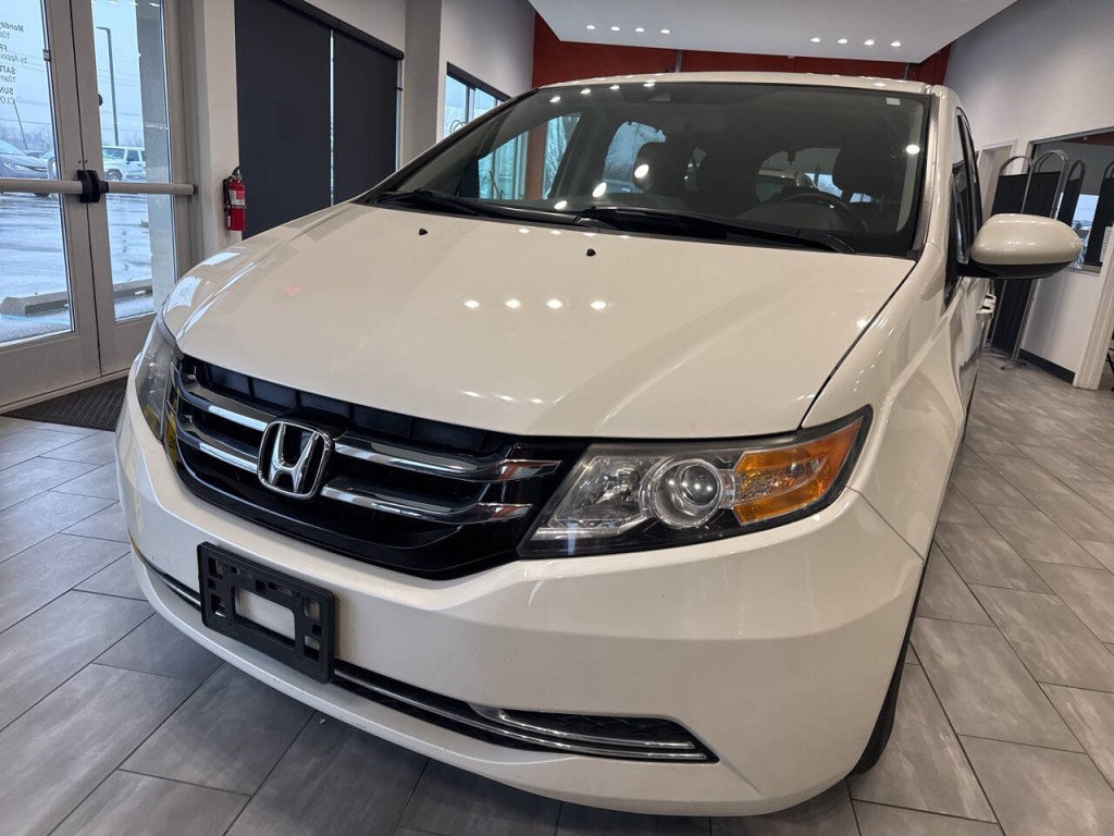 2015 Honda Odyssey Image 2