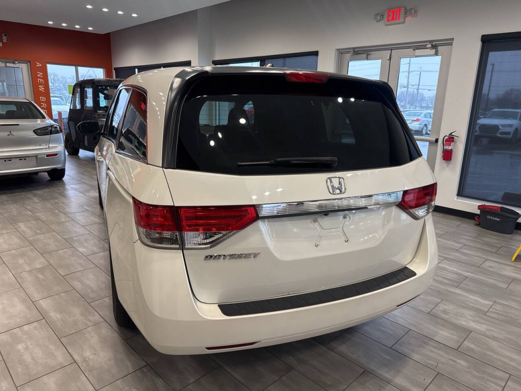 2015 Honda Odyssey Image 10