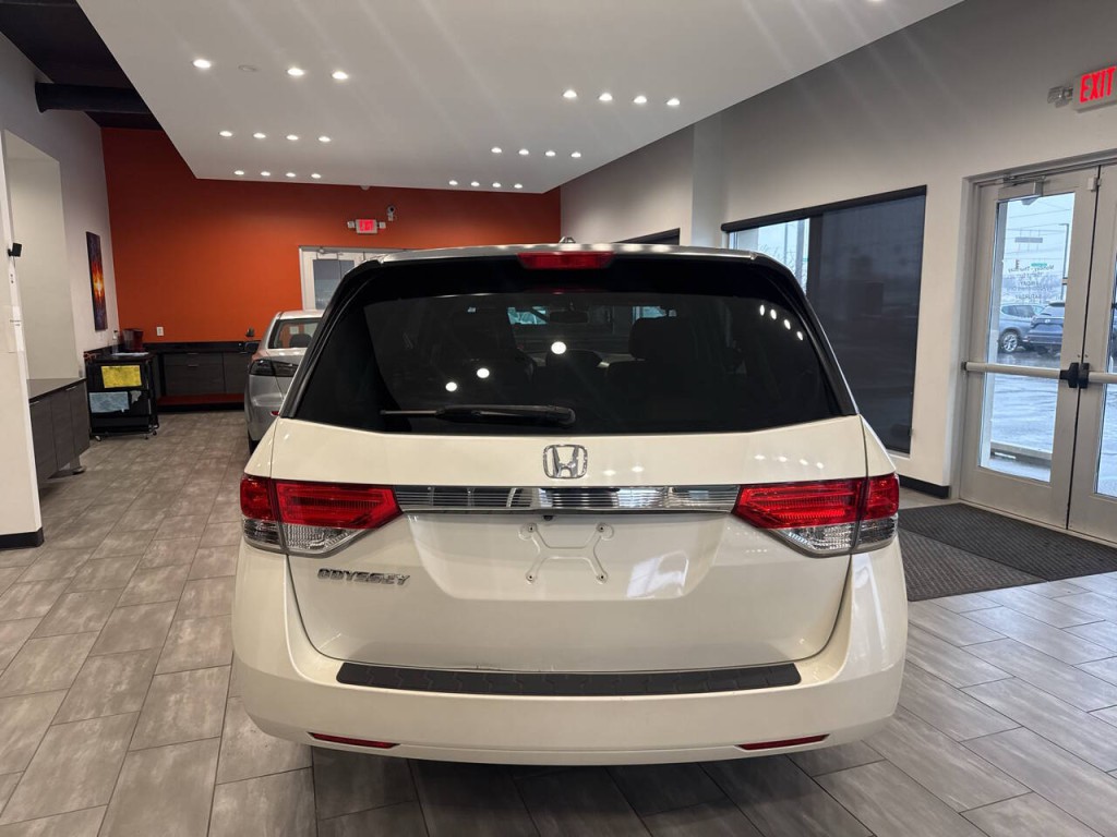 2015 Honda Odyssey Image 11