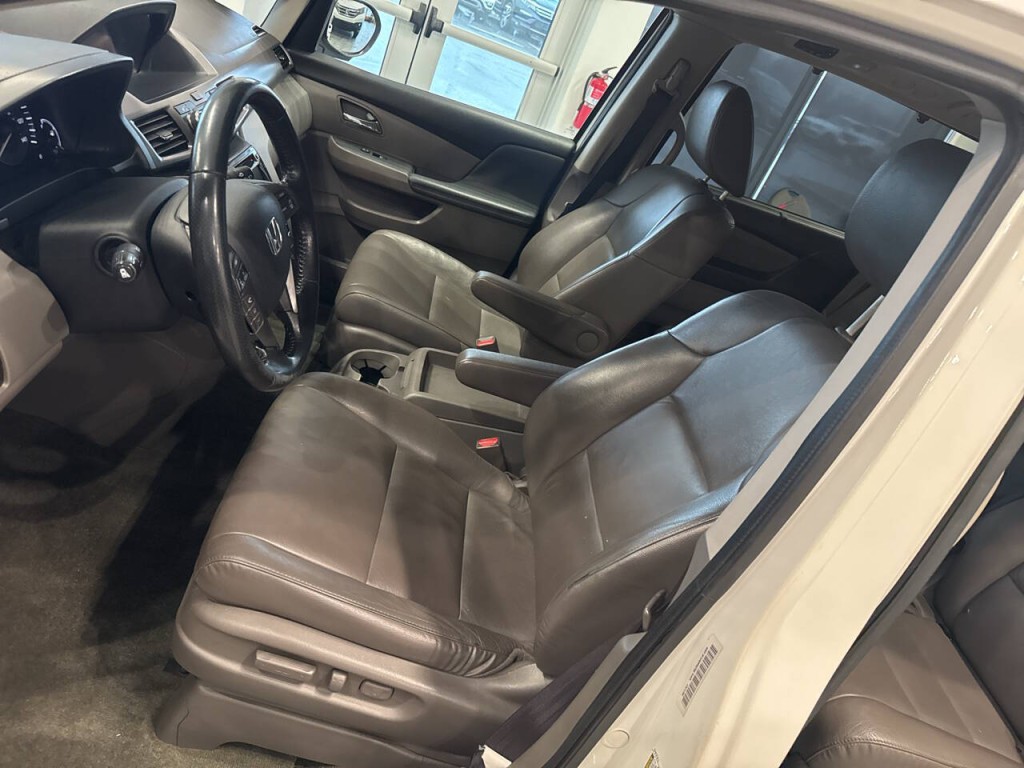 2015 Honda Odyssey Image 17