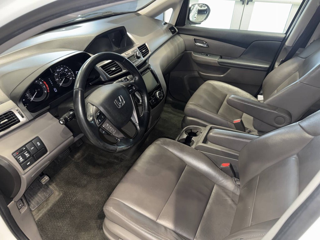 2015 Honda Odyssey Image 18