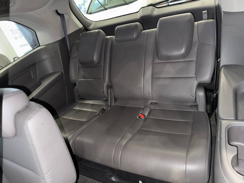 2015 Honda Odyssey Image 21