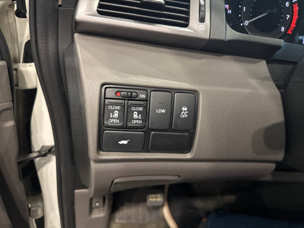 2015 Honda Odyssey Image 29