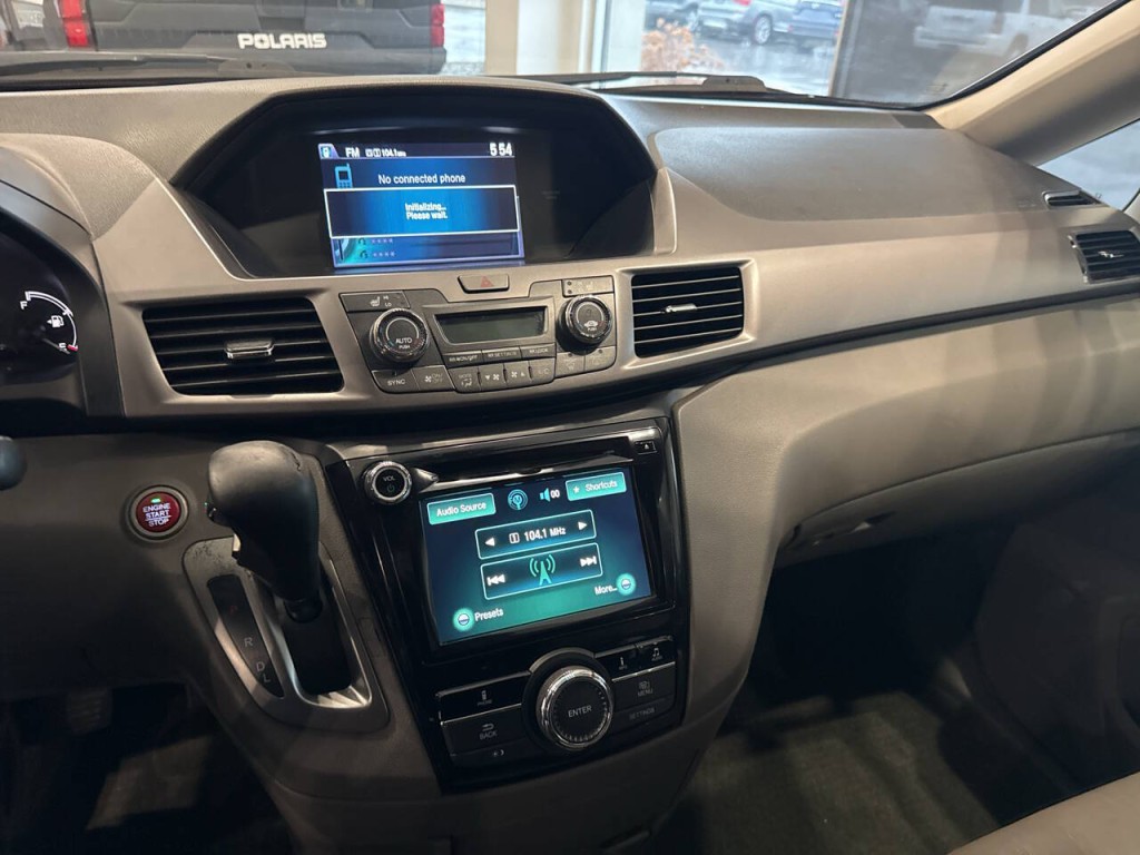2015 Honda Odyssey Image 30