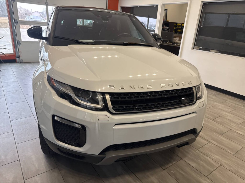 2017 Land Rover Range Rover Evoque Image 4