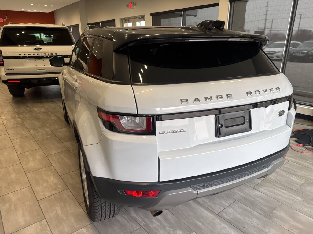 2017 Land Rover Range Rover Evoque Image 8