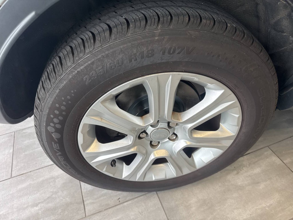 2017 Land Rover Range Rover Evoque Image 11