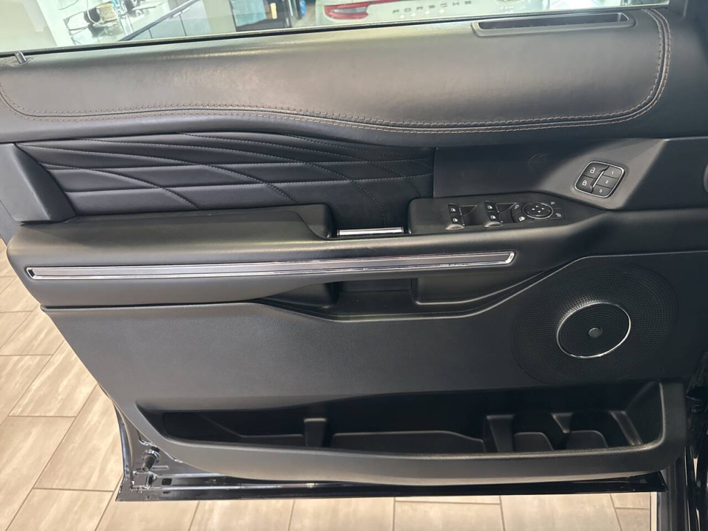 2021 Ford Expedition Image 35