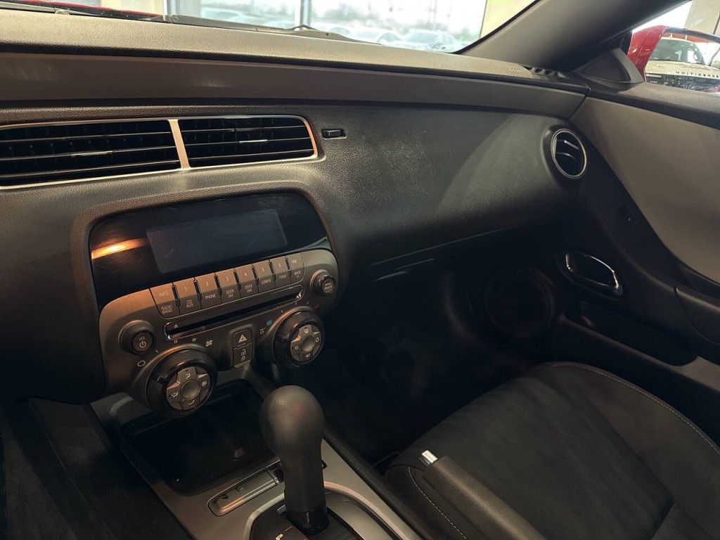 2011 Chevrolet Camaro Image 19