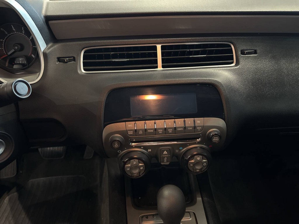 2011 Chevrolet Camaro Image 20