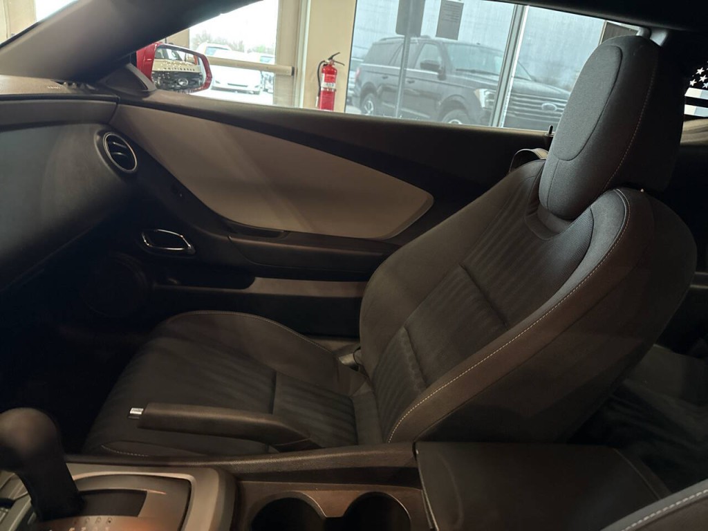 2011 Chevrolet Camaro Image 23