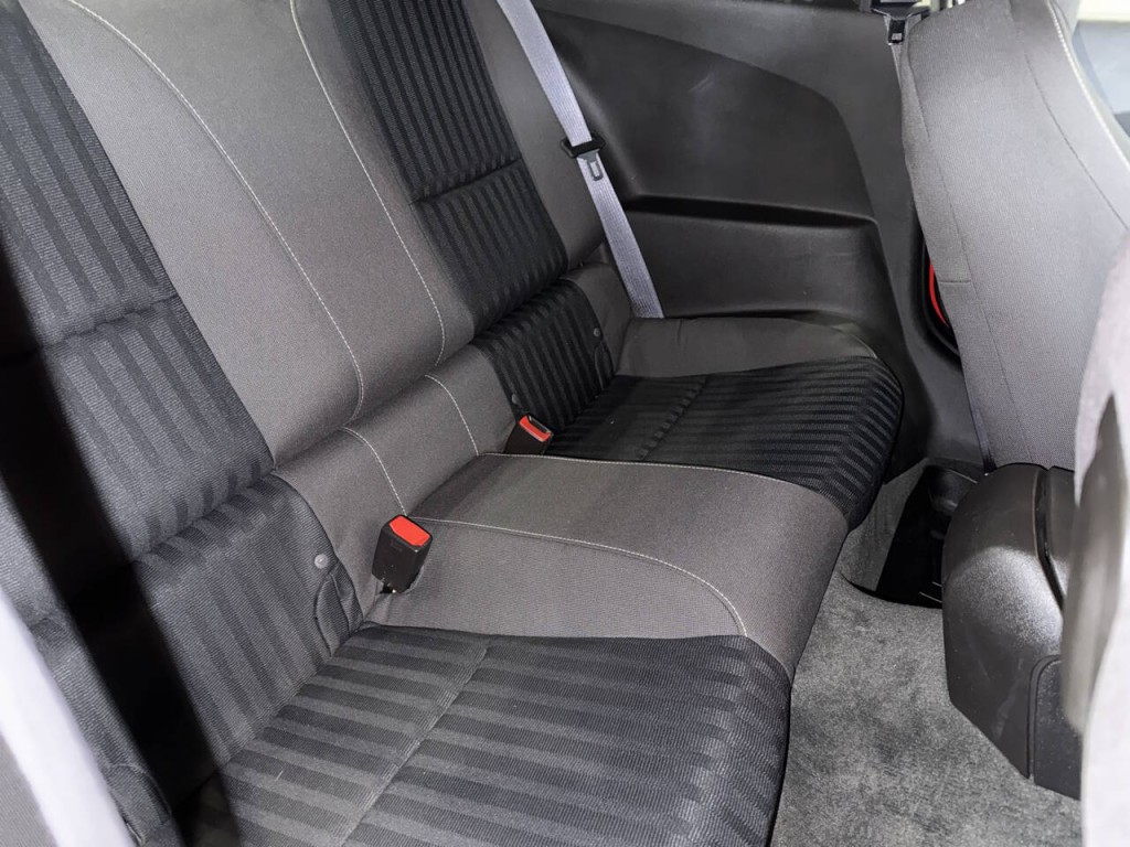 2011 Chevrolet Camaro Image 30