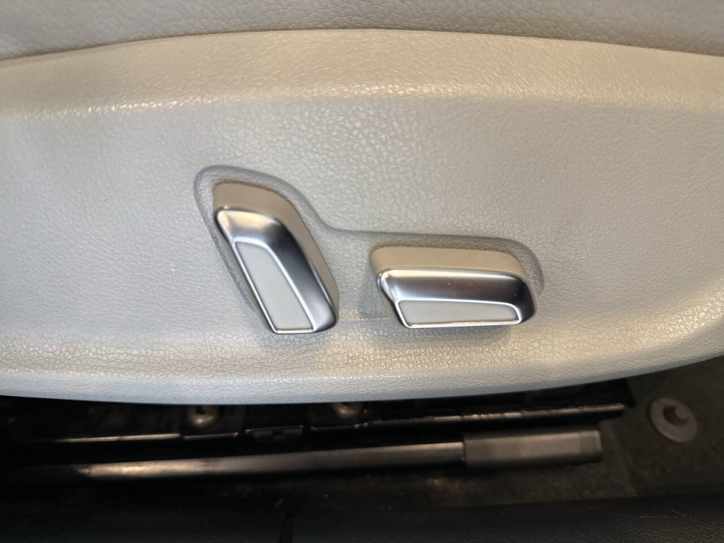 2013 Audi A4 Image 36