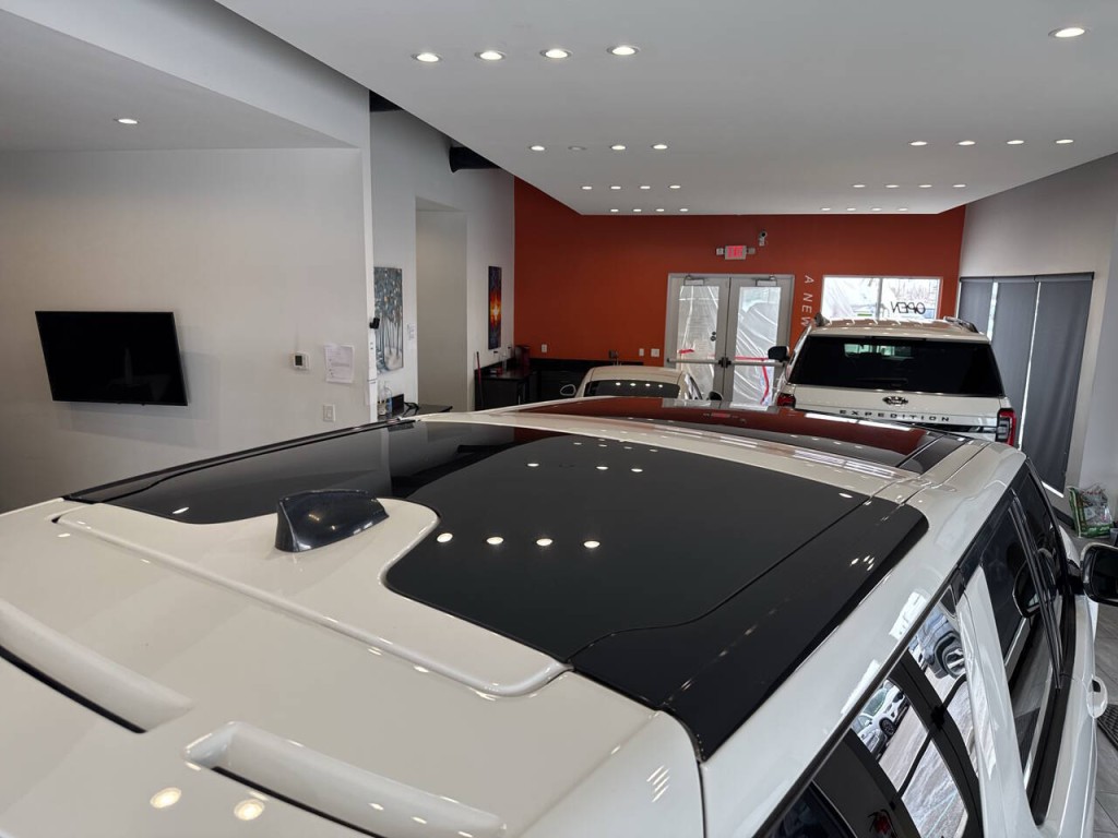 2017 Land Rover Discovery Image 20