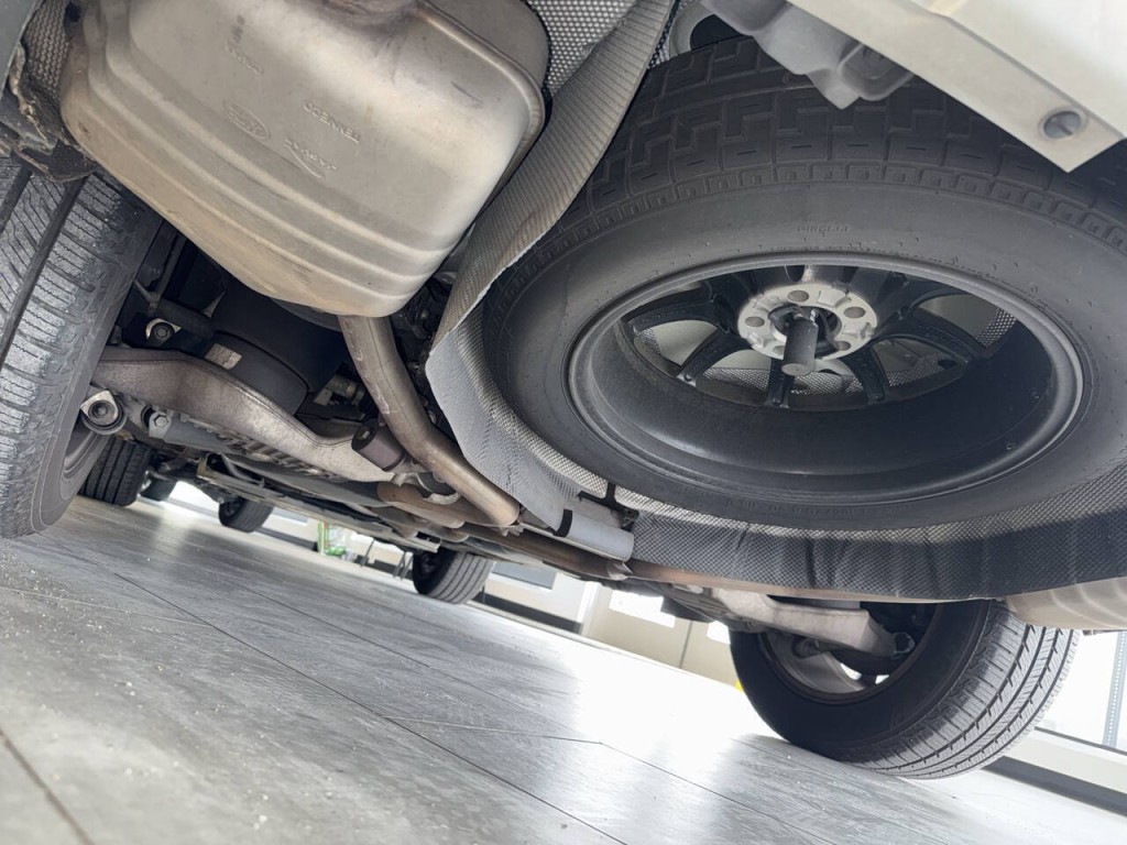 2017 Land Rover Discovery Image 21