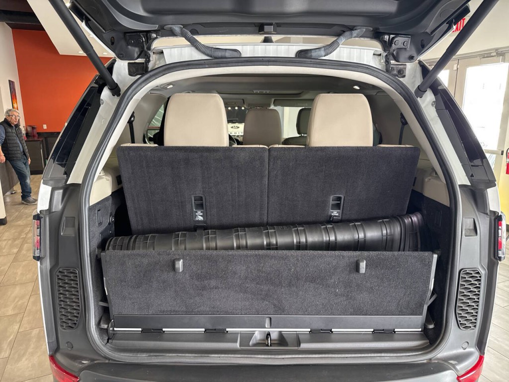 2017 Land Rover Discovery Image 27