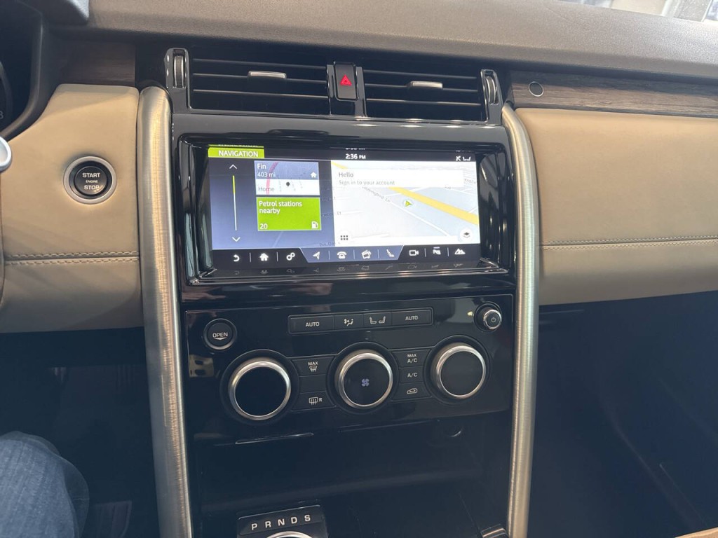 2017 Land Rover Discovery Image 46