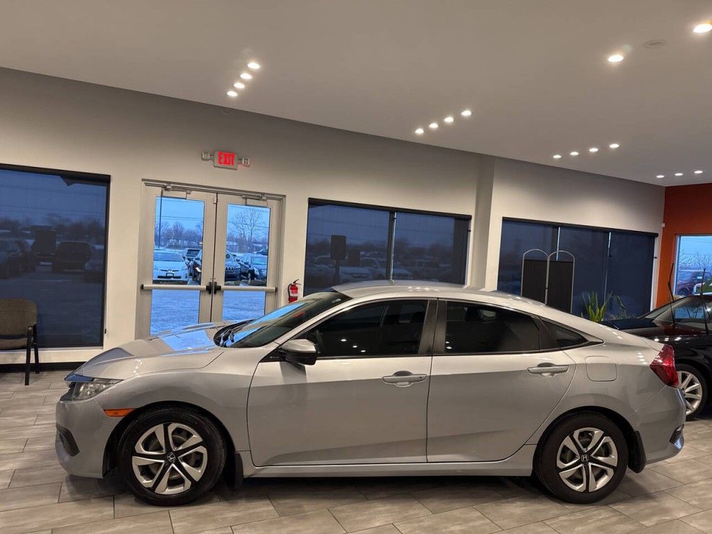 2017 Honda Civic Image 8