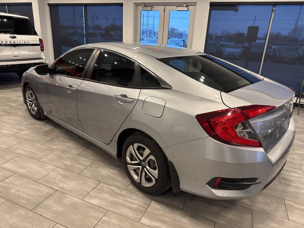 2017 Honda Civic Image 9