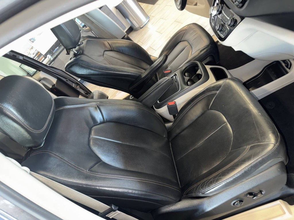 2017 Chrysler Pacifica Image 20