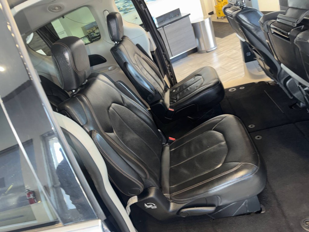 2017 Chrysler Pacifica Image 22
