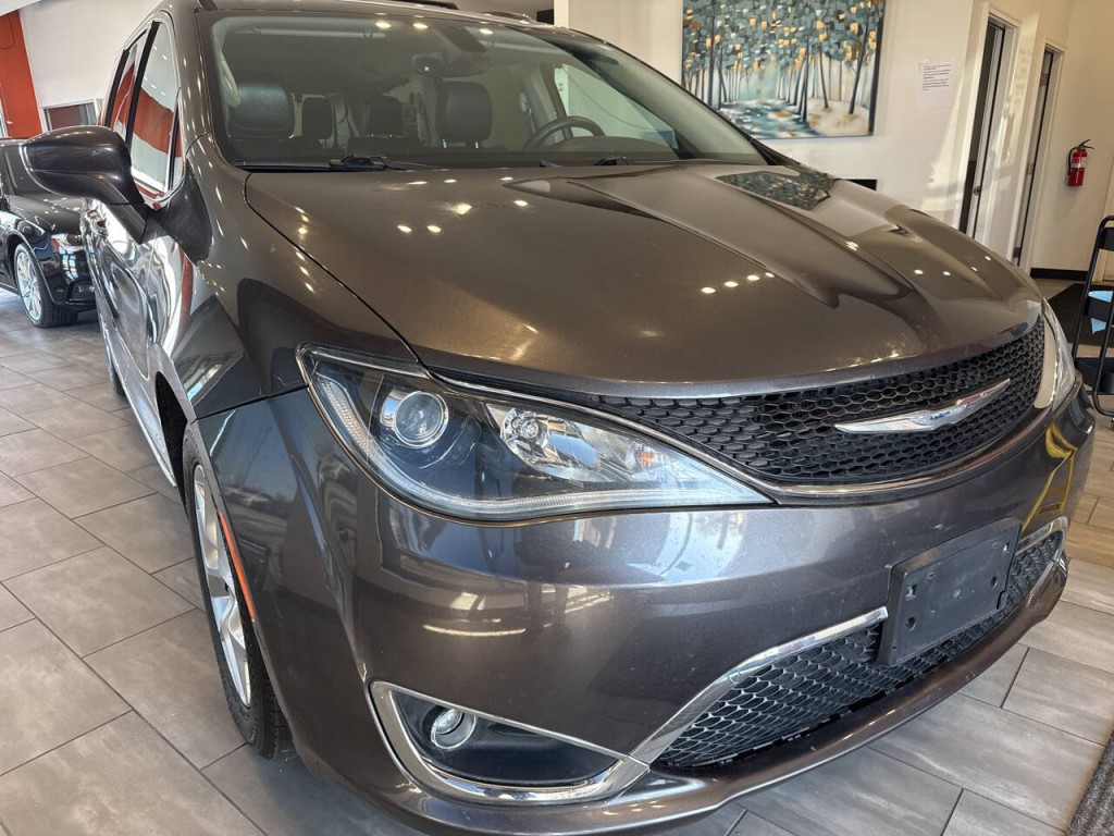 2017 Chrysler Pacifica Image 35