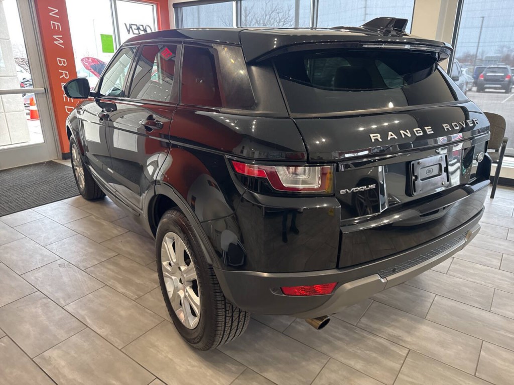 2016 Land Rover Range Rover Evoque Image 9