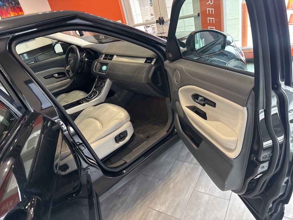 2016 Land Rover Range Rover Evoque Image 16