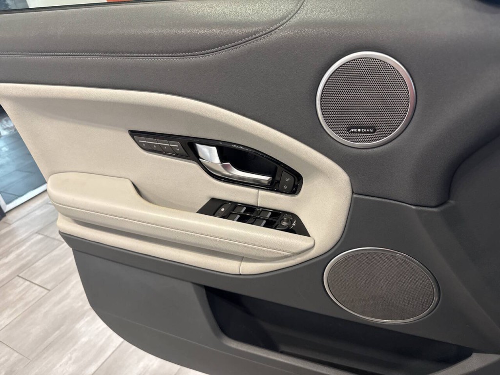 2016 Land Rover Range Rover Evoque Image 31