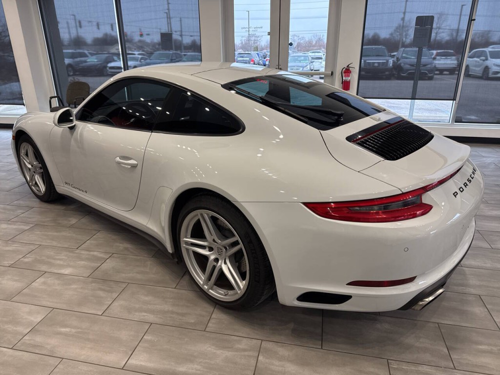 2019 Porsche 911 Image 6