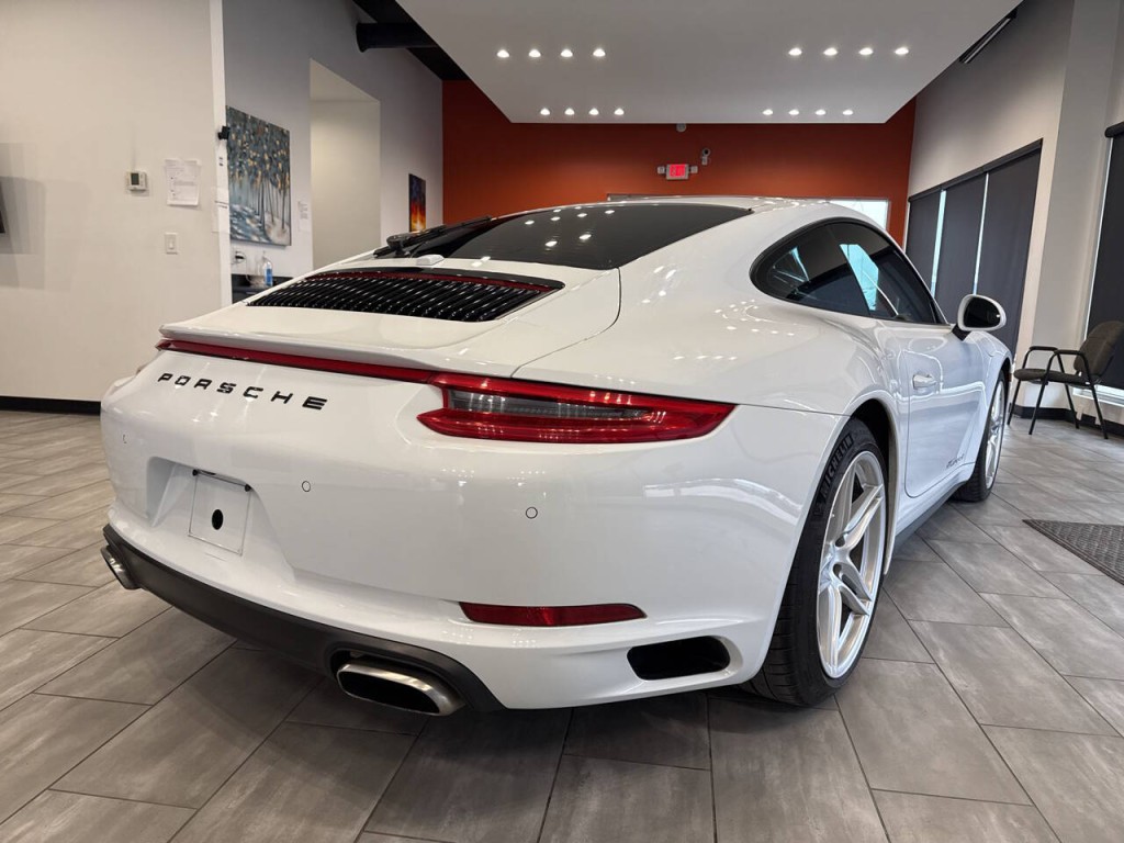 2019 Porsche 911 Image 8