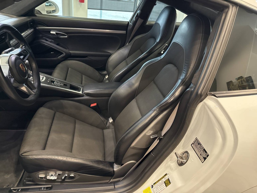 2019 Porsche 911 Image 15