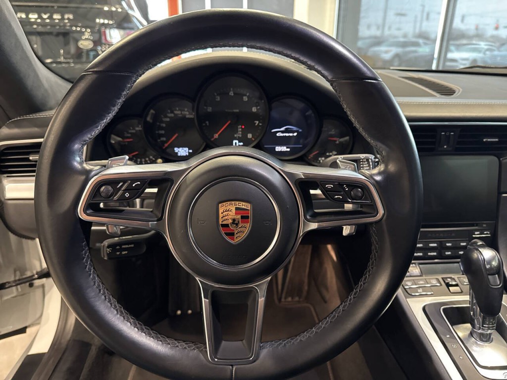2019 Porsche 911 Image 17
