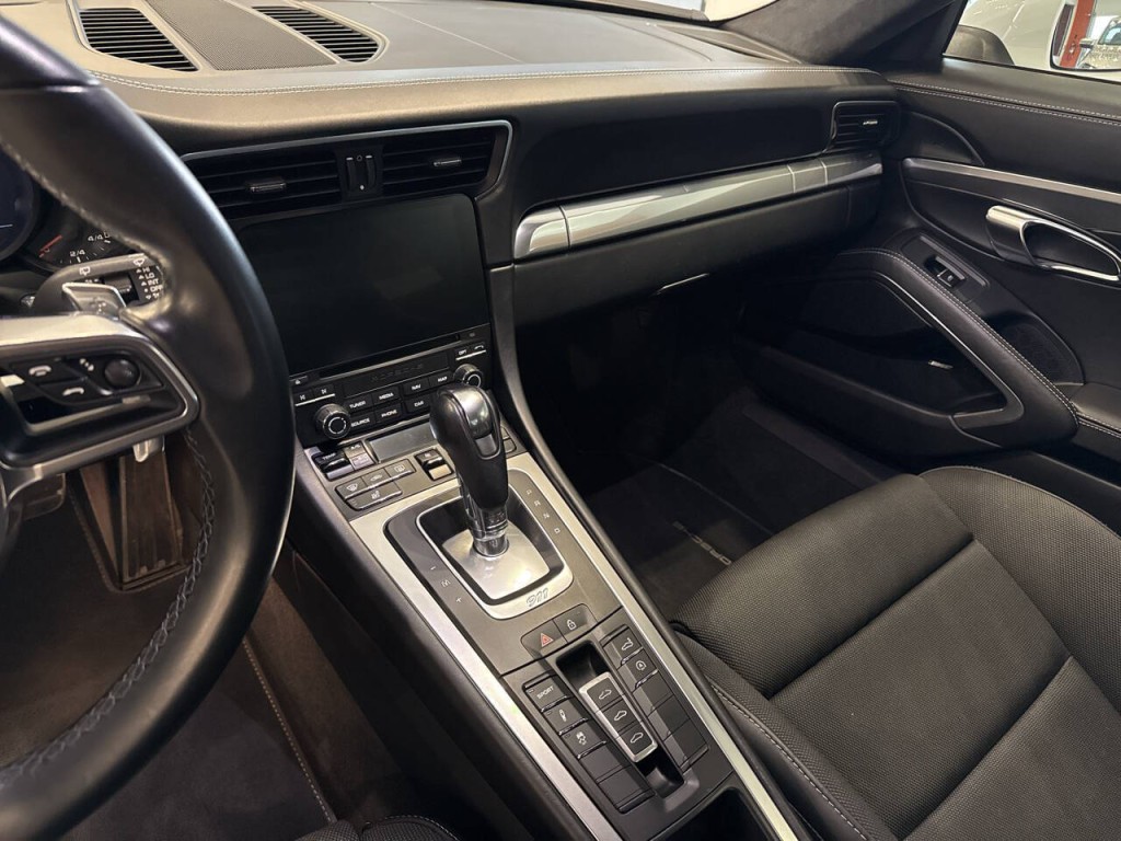 2019 Porsche 911 Image 18