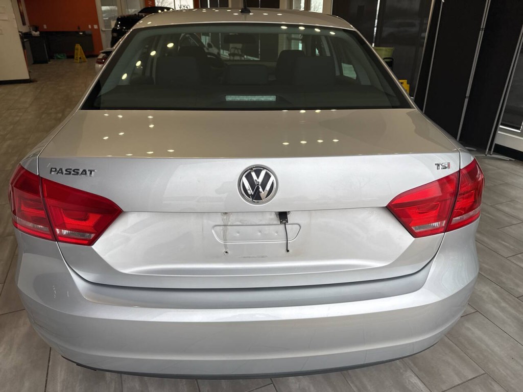 2015 Volkswagen Passat Image 6