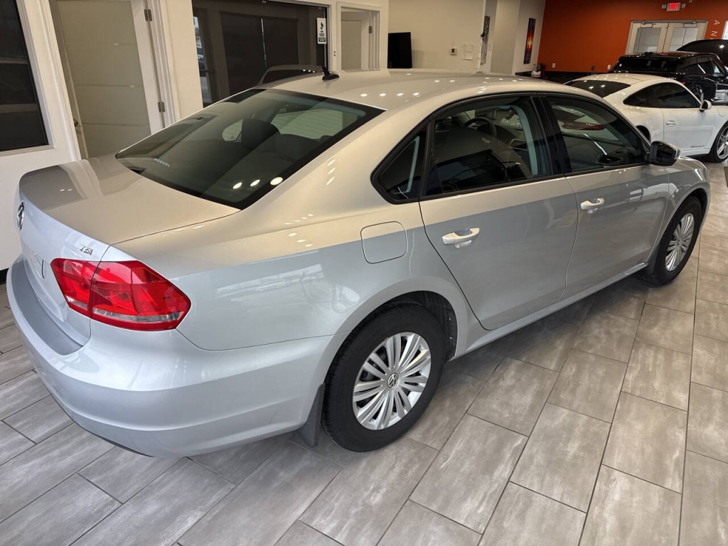 2015 Volkswagen Passat Image 7