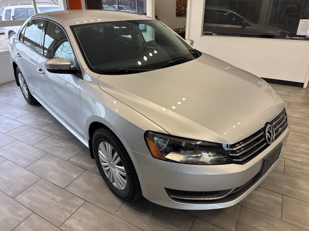 2015 Volkswagen Passat Image 9