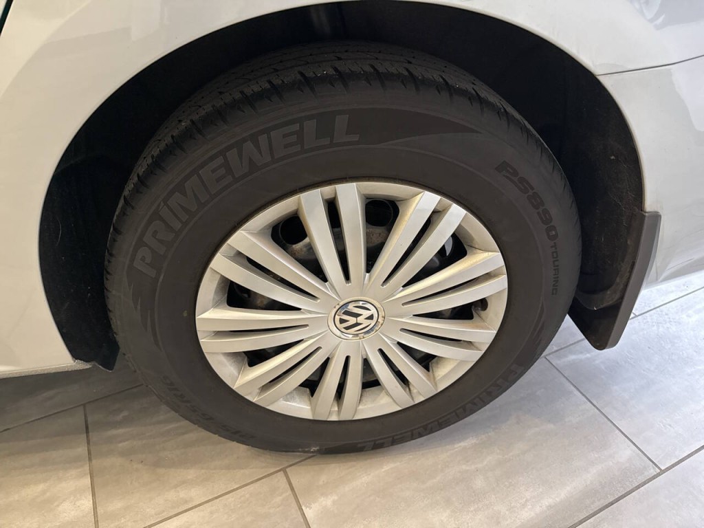 2015 Volkswagen Passat Image 39