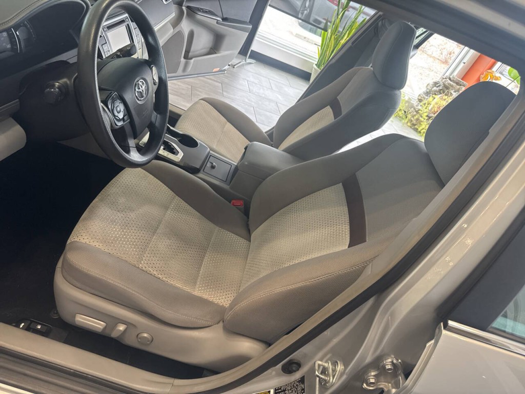 2012 Toyota Camry Image 15