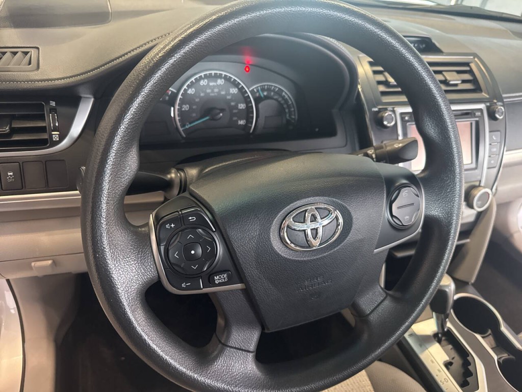 2012 Toyota Camry Image 20