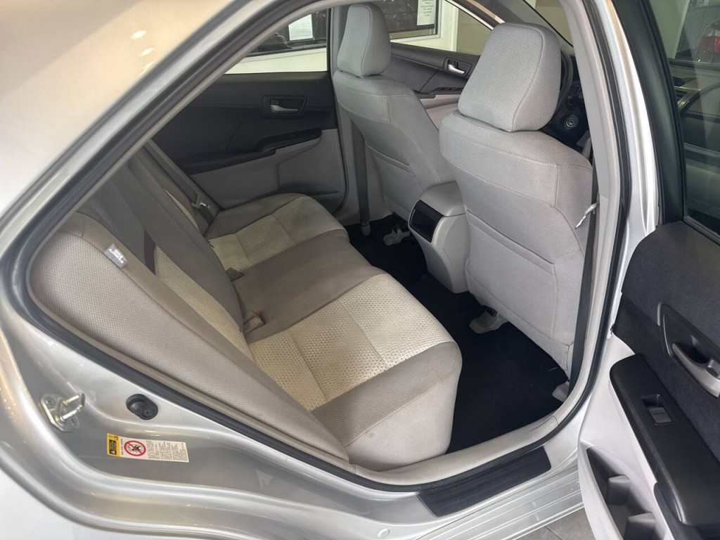 2012 Toyota Camry Image 21